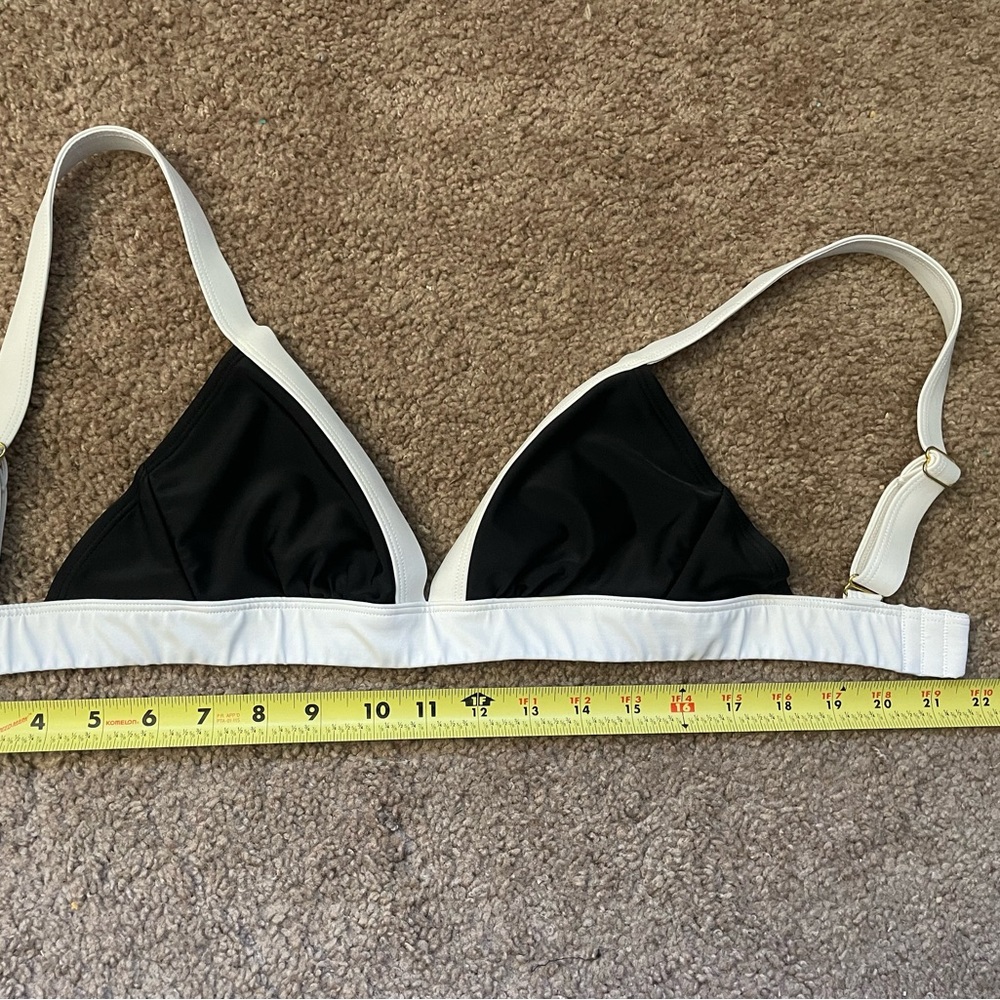 XS (0-2) shade & shore black and white wide band triangle bikini top. Swim suit